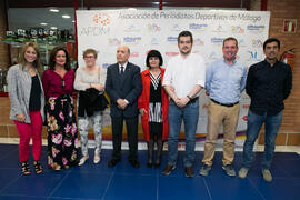 Foto de grupo. Inauguración de la exposición "Málaga en el Objetivo". Complejo Polideportivo Universitario. Mayo de 2019