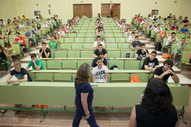 Examen en el aula Magna de la Facultad de Económicas y Empresariales. Olimpiada Española de Economía, Fase Nacional. Málaga. Junio de 2015