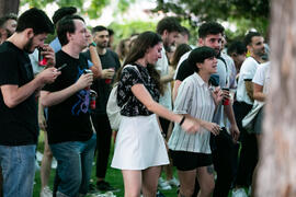 Público asistente al concierto de Joe Crepúsculo. Cursos de Verano de la Universidad de Málaga. Contenedor Cultural UMA. Julio de 2018