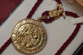 Medalla de Oro de la Universidad de Sevilla. Apertura del Curso Académico 2022/2023 de la Universidad de Sevilla y entrega de su medalla de oro a la Universidad de Málaga. Iglesia de la Anunciación, Sevilla. Septiembre de 2022