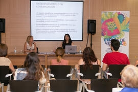 Ponencia de Elena Neira, "De la televisión convencional a la televisión transmedia: La otra pantalla". Curso "La televisión del siglo XXI, nuevos formatos y consumos". Cursos de verano 2018 de la Universidad de Málaga. Marbella. Julio de 2018