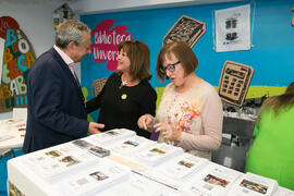 José Ángel Narváez en el estand de Biblioteca Universitaria. Jornadas de Puertas Abiertas de la Universidad de Málaga. Complejo Polideportivo Universitario. Abril de 2018