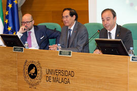 Antonio González-Zavala, Carlos Salinas y Pedro Farias en la inauguración del I Encuentro Hispano-Filipino. Rectorado. Abril de 2015.