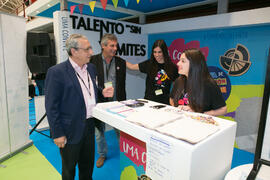 José Ángel Narváez y José Francisco Murillo en el estand de UMA Convive. Jornadas de Puertas Abiertas de la Universidad de Málaga. Complejo Polideportivo Universitario. Abril de 2018