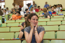Examen en el aula Magna de la Facultad de Económicas y Empresariales. Olimpiada Española de Economía, Fase Nacional. Málaga. Junio de 2015