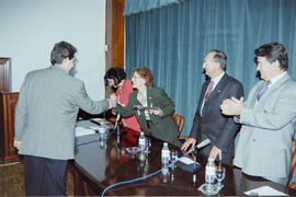 Entrega de diplomas a empresas colaboradoras de la Escuela Politécnica. Abril de 1997