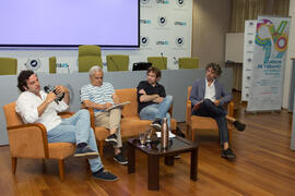 Mesa redonda: «Democracia, el gobierno de la persuasión: relatos, opiniones, espectáculo». Curso "La verdad de las mentiras". Cursos de Verano de la Universidad de Málaga. Málaga. Julio de 2019