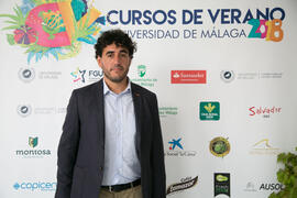 Alberto Moreno en photocall. Curso "Patrimonio y Turismo Cultural". Cursos de Verano de la Universidad de Málaga. Vélez Málaga. Julio de 2018