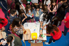 Estand de la Facultad de Ciencias de la Salud. Jornadas de Puertas Abiertas de la Universidad de Málaga. Complejo Polideportivo Universitario. Abril de 2016