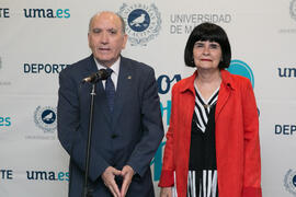 Pedro Montiel y Tecla Lumbreras. Inauguración de la exposición "Málaga en el Objetivo". Complejo Polideportivo Universitario. Mayo de 2019