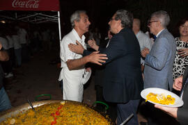 Paella para la fiesta de bienvenida a los alumnos de intercambio internacional de la Universidad de Málaga. Jardín botánico. Octubre de 2016
