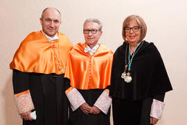 Retrato previo a la investidura como Doctor "Honoris Causa" de D. Jaime Gil Aluja por la Facultad de Económicas de la Universidad de Málaga. Paraninfo. Noviembre de 2014