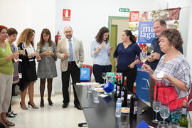 Cata de vino. Mesa redonda "Emprendimiento femenino en la gastronomía". Seminario "Emprende 21". Facultad de Ciencias Económicas y Empresariales. Octubre de 2016
