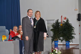 Entrega de la medalla al mérito universitario. Acto Conmemorativo de los 40 años de la Universidad de Málaga. Escuela Técnica Superior de Ingeniería Informática. Diciembre de 2012