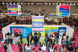 Estand de Información. Jornada de Puertas Abiertas de la Universidad de Málaga. Complejo Polideportivo Universitario. Abril de 2016