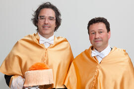 Retrato de Enrique Navarro Jurado y Manuel Molina Lozano antes de su investidura como Doctor "Honoris Causa" por la Facultad de Turismo de la Universidad de Málaga. Rectorado. Abril 2016