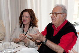 Eugenio Chicano y Mari Luz Reguero en el Almuerzo-Hermandad. Nombramiento de la Cofradía de los Estudiantes como miembro de honor de la Asociación de Antiguos Alumnos de la Universidad de Málaga. Foro Alumni-UMA. Mayo 2014