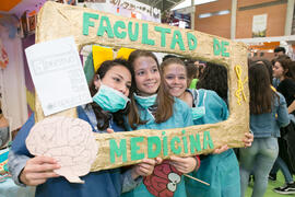 Photocall de la Facultad de Medicina. Jornadas de Puertas Abiertas de la Universidad de Málaga. Complejo Polideportivo Universitario. Abril de 2018