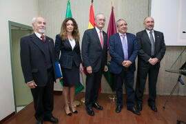 Foto de grupo previa a la presentación de la memoria del 50 Aniversario de la Facultad de Económicas. Facultad de Ciencias Económicas y Empresariales. Marzo de 2019