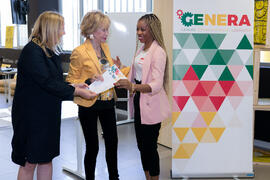 Entrega de diploma. Clausura del programa "Genera". Edificio "The Green Ray". Junio de 2019