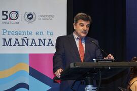 Gaspar Garrote presenta el Concierto Conmemorativo del 50 Aniversario de la Universidad de Málaga. Auditorio Edgar Neville, Málaga. Junio de 2022