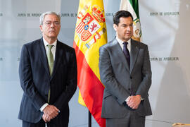 Rogelio Velasco y Juan Manuel Moreno Bonilla. Toma de posesión de D. José Ángel Narváez Bueno como Rector de la Universidad de Málaga. Palacio de San Telmo, Sevilla. Enero de 2020