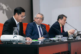 Intervención de Hong-Jo Chun. Inauguración de la jornada de celebración del décimo Aniversario de la colaboración de la Universidad de Málaga y la Universidad Nacional de Incheon. Complejo de Estudios Sociales y Comercio. Octubre de 2019