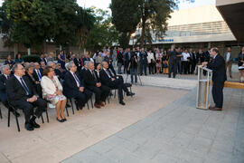 Eduardo de Teresa en la presentación del árbol de Hipócrates donado por la isla de Kos. Facultad de Medicina. Octubre de 2017