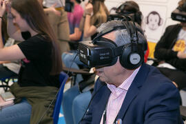 José Ángel Narváez en el estand de Samsung. Jornadas de Puertas Abiertas de la Universidad de Málaga. Complejo Polideportivo Universitario. Abril de 2018