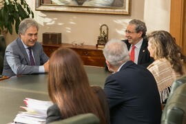 Reunión de trabajo previa a la firma del convenio de la Universidad de Málaga con el gobierno de Paraguay. Edificio del Rectorado. Diciembre de 2017