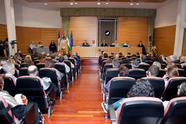 Investidura como Doctores "Honoris Causa" de Michelle Mattelart y Armand Mattelart por la Facultad de Ciencias de la Comunicación de la Universidad de Málaga. Rectorado. Abril de 2014
