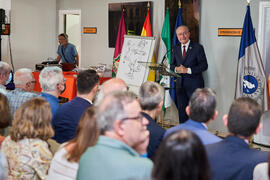 Intervención de Francisco de la Torre en la inauguración del mural de Ángel Idígoras en la Facultad de Ciencias Económicas y Empresariales de la Universidad de Málaga. Campus de El Ejido. Junio de 2022