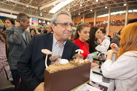 José Ángel Narváez en el estand de la Facultad de Ciencias. Jornadas de Puertas Abiertas de la Universidad de Málaga. Complejo Polideportivo Universitario. Abril de 2016