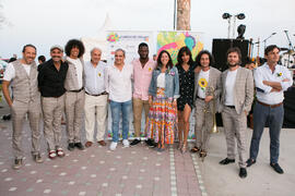 Foto de grupo en el Festival Benéfico de los Baños del Carmen. Cursos de Verano de la Universidad de Málaga. Málaga. Julio de 2018