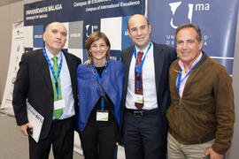 Foto de grupo. 6º Congreso Internacional de Actividad Física Deportiva para Mayores. Escuela Técnica Superior de Ingeniería de Telecomunicaciones y de Informática. Marzo de 2015