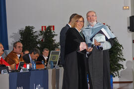 Entrega de la insignia al mérito en el trabajo. Acto Conmemorativo de los 40 años de la Universidad de Málaga. Escuela Técnica Superior de Ingeniería Informática. Diciembre de 2012