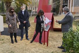 Inauguración de la escultura "6+1", de José Ignacio Díaz de Rábago. Facultad de Ciencias de la Educación y Psicología. Campus de Teatinos. Enero de 2022