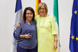 Retrato con la rectora en el homenaje a los jubilados y al personal que cumple 25 años de servicio en la UMA. Paraninfo. Mayo 2015