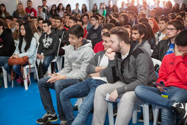 Alumnado asistente a una charla informativa. Jornadas de Puertas Abiertas de la Universidad de Málaga. Complejo Polideportivo Universitario. Abril de 2016