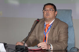 José Luis Sánchez Ollero presenta la ponencia de clausura. 4º Congreso Internacional de Actividad Físico-Deportiva para Mayores. Escuela Técnica Superior de Ingeniería Informática y Telecomunicaciones. Marzo de 2011