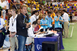 Voluntarios y asistentes al acto de clausura y entrega de medallas. 14º Campeonato del Mundo Universitario de Fútbol Sala 2014 (FUTSAL). Antequera. Julio de 2014