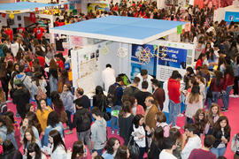 Estand de la Facultad de Ciencias. Jornadas de Puertas Abiertas de la Universidad de Málaga. Complejo Polideportivo Universitario. Abril de 2016