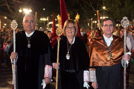 Antonio Ramírez de Arellano, Adelaida de la Calle y Joaquín Luque en la Estación de Penitencia de la Hermandad de los Estudiantes. Málaga. Marzo de 2015