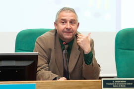Javier Wrana en la presentación del documental 'El idioma español en Filipinas'. I Encuentro Hispano-Filipino. Rectorado. Abril 2015.