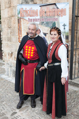 Pareja de asistentes al estreno del documental "Kristina, princesa de Noruega". Covarrubias, Burgos. Octubre de 2015
