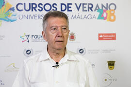 Manuel Delgado Cabeza en photocall. Curso "Un siglo de la Asamblea de Ronda". Cursos de Verano de la Universidad de Málaga. Ronda. Julio de 2018
