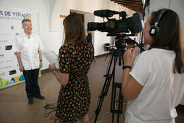 Entrevista a Manuel Delgado Cabeza en photocall. Curso "Un siglo de la Asamblea de Ronda". Cursos de Verano de la Universidad de Málaga. Ronda. Julio de 2018
