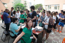 Llegada de alumnado. Examen en el aula Magna de la Facultad de Económicas y Empresariales. Olimpiada Española de Economía, Fase Nacional. Málaga. Junio de 2015