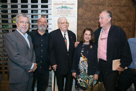 Foto de grupo. Inauguración de la placa conmemorativa de la Casa Natal de Eugenio Chicano. Málaga. Octubre de 2017