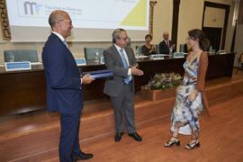 Entrega del premio al mejor expediente académico de Grado a Paloma Gallego Fuentes. Celebración del 50 Aniversario de la Facultad de Medicina de la Universidad de Málaga. Facultad de Medicina. Octubre de 2022